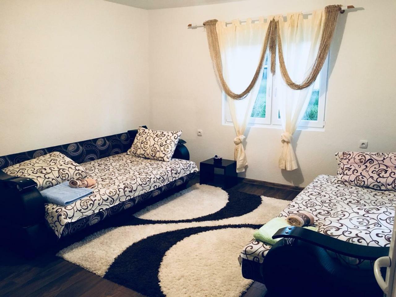 Apartmani ,,Bato,, เซียนิตซา ภายนอก รูปภาพ